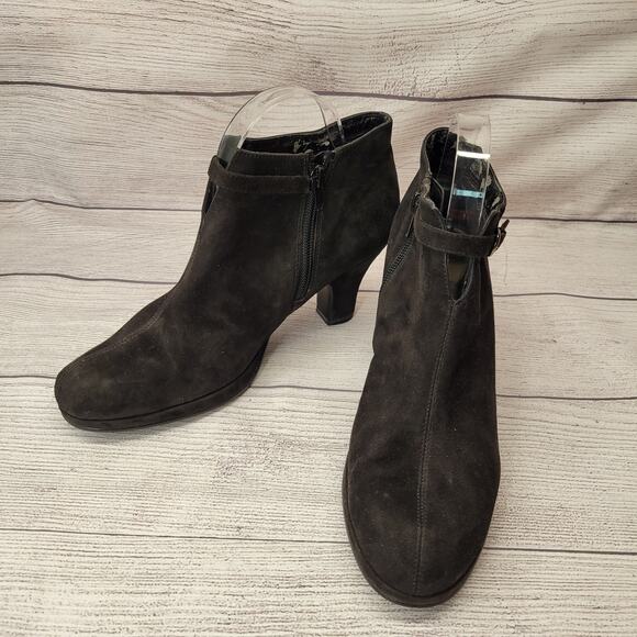 Aerosoles Black Suede Heeled Bootie, Side Zip, 3" Heel, Size 8 - Picture 1 of 16